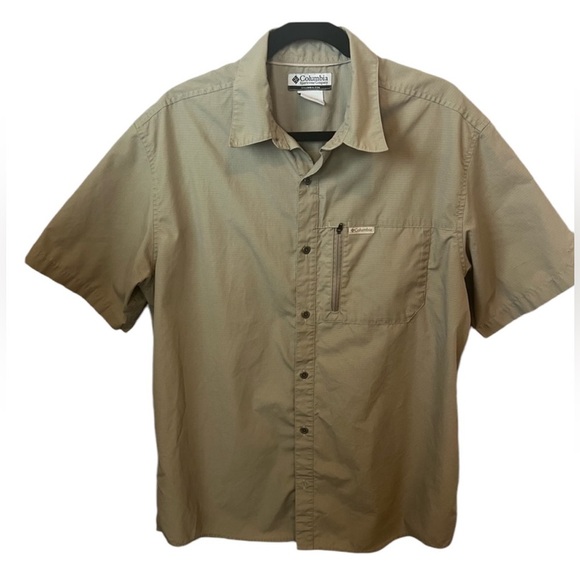 COLUMBIA- Men’s short sleeve button down shirt